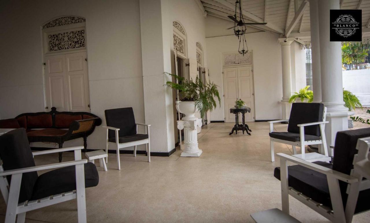 Villa Blanco Dehiwala-Mount Lavinia Exterior photo