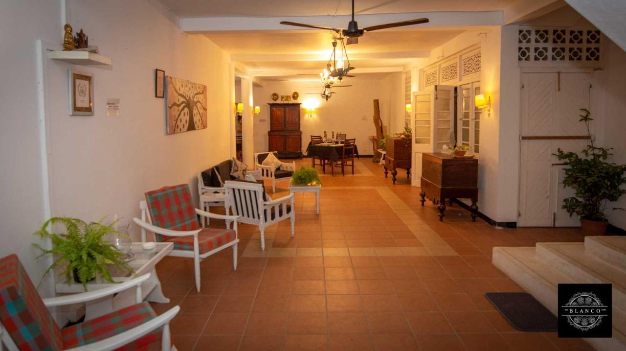 Villa Blanco Dehiwala-Mount Lavinia Exterior photo